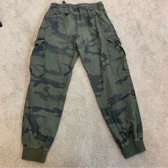 Aritzia TNA Twin Falls camo cargo jogger pants size XS - Picture 3 of 10